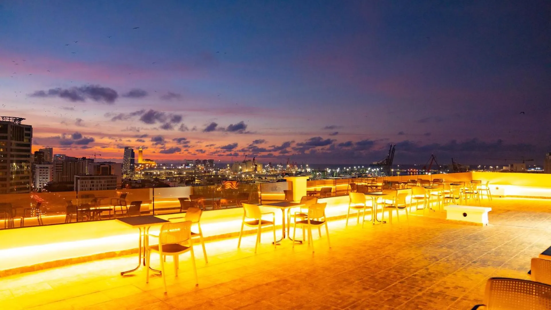 R103- Comfy And Spatious 1 Bedroom Apartment With Breathtaking City View - Belvedere Casablanca 0*,  Marokko