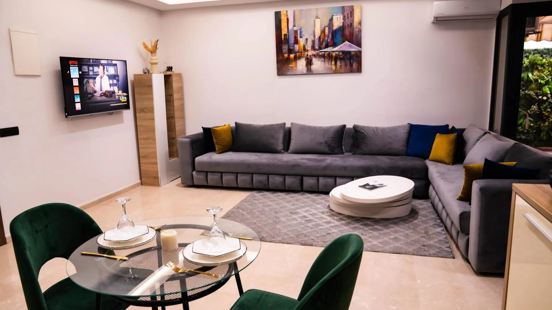 R103- Comfy And Spatious 1 Bedroom Apartment With Breathtaking City View - Belvedere Casablanca Marokko